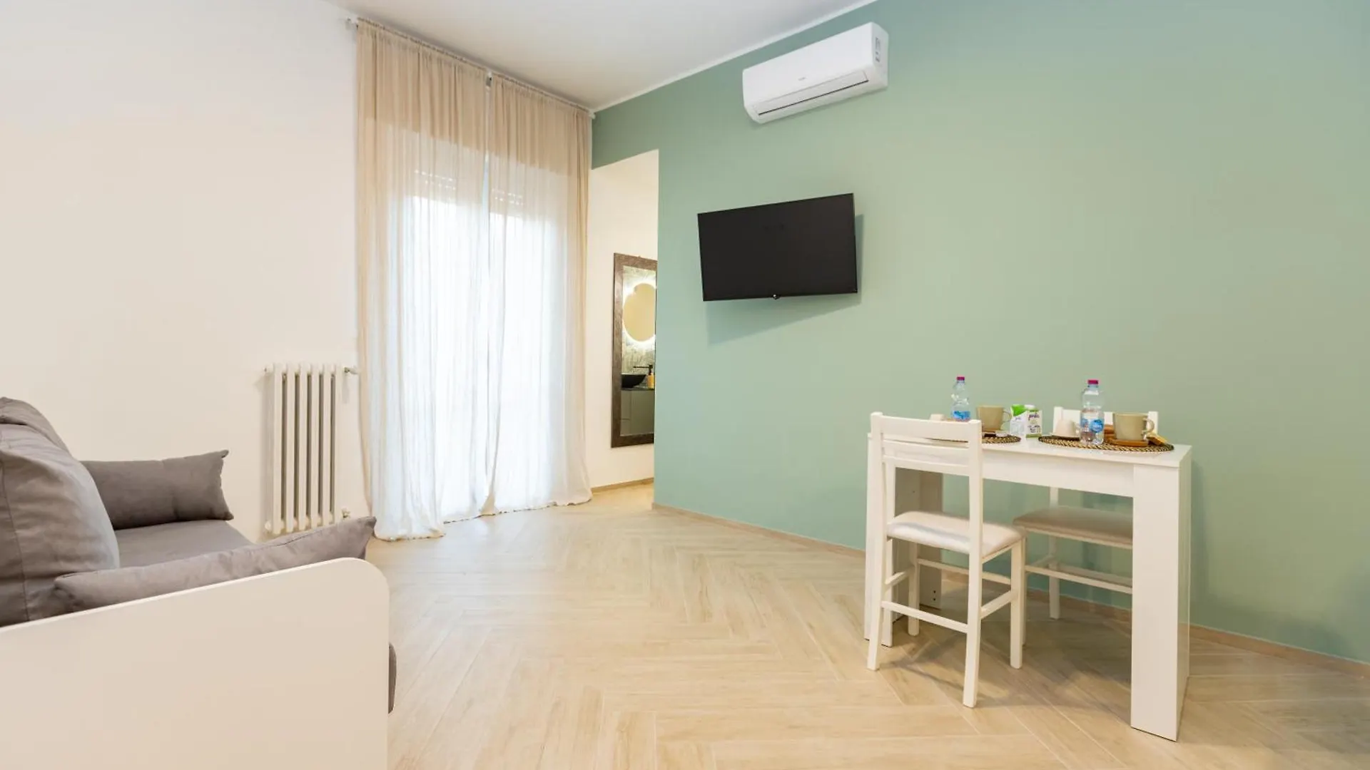 B&B Porta del Salento Brindisi 0*,  Italia